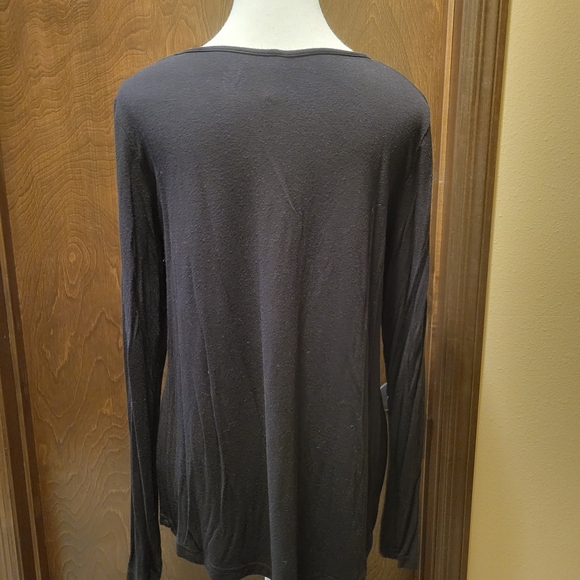 Black Crisscross V-Neck Top - Picture 4 of 5